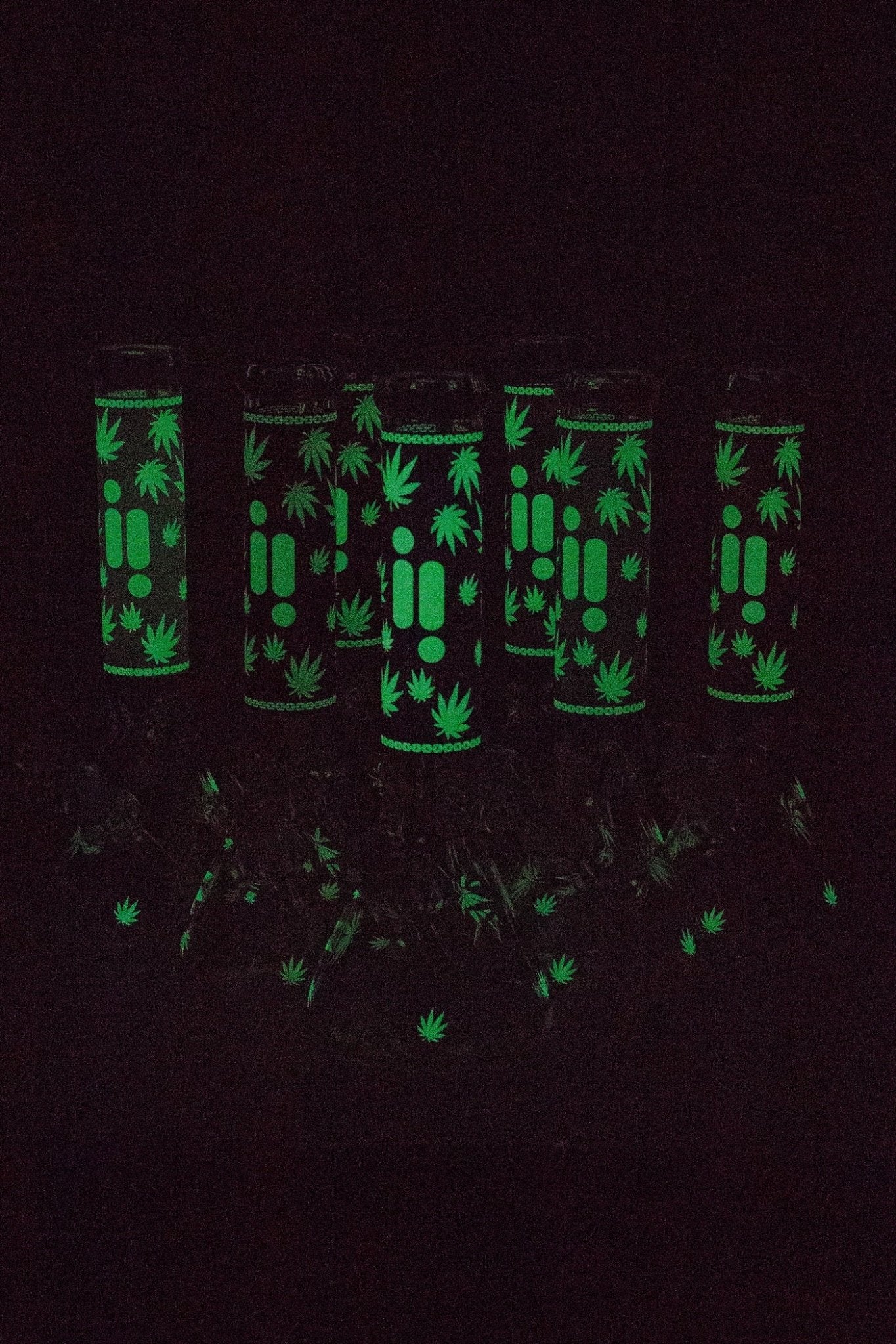 Infyniti 14" 7mm Leaf Glow in the Dark Beaker Bong - Glasss Station